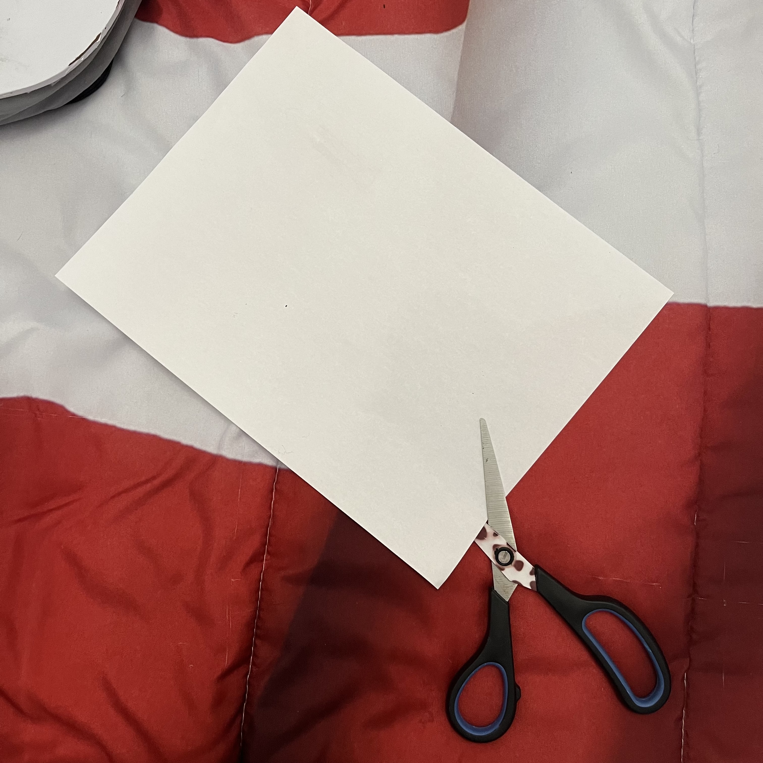 The sound of scissors cutting paper 