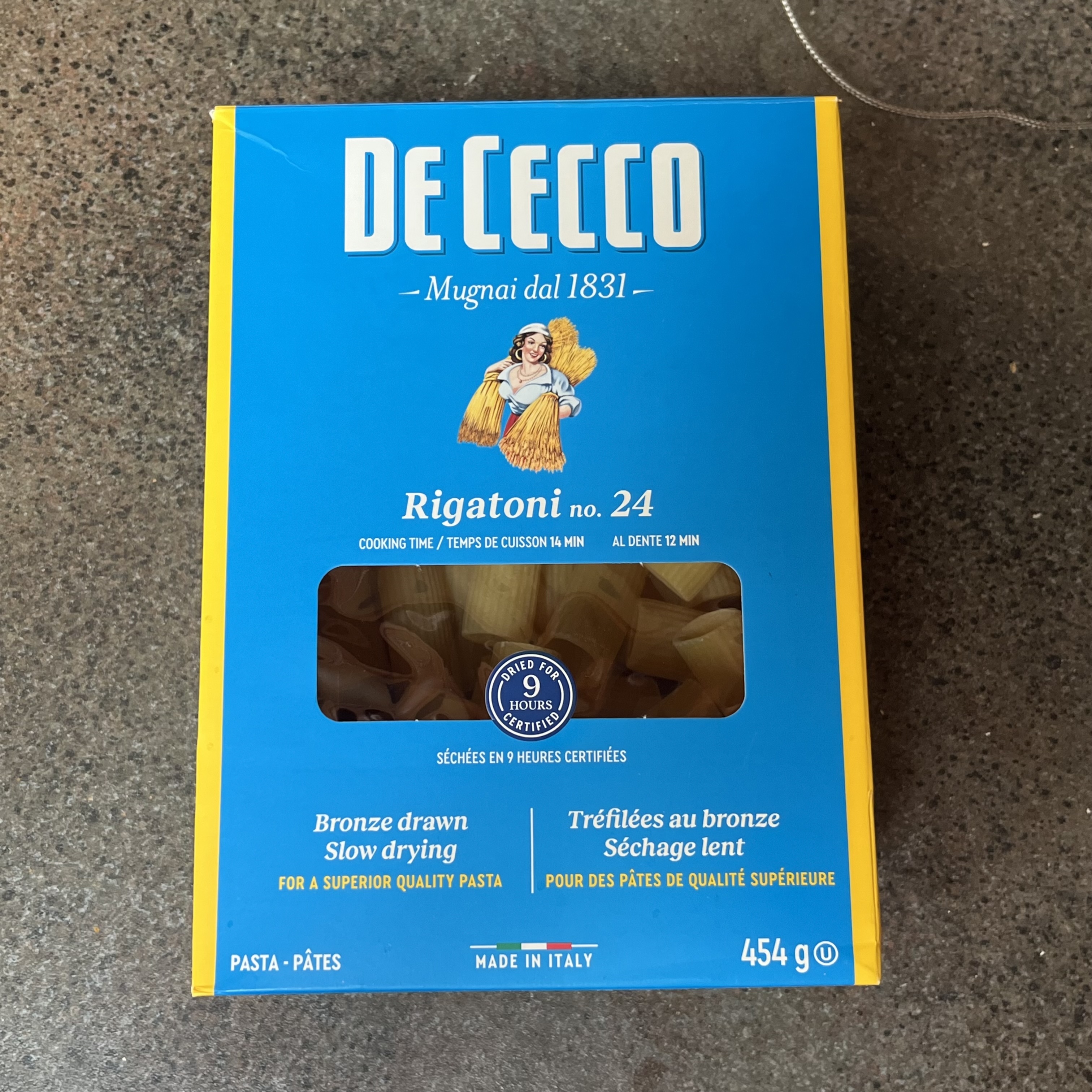 The sound of shaking a box of pasta