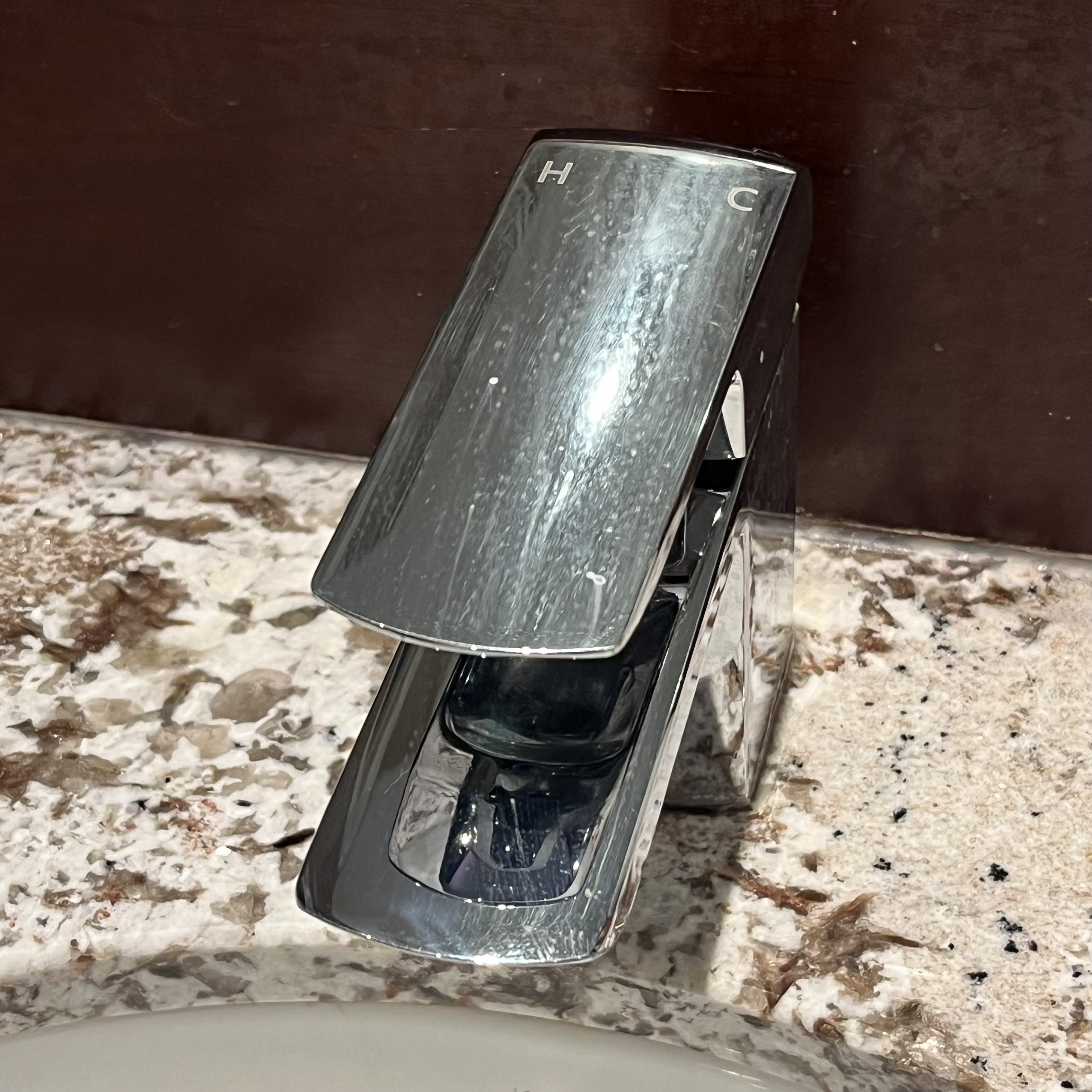 The sound of turning a facuet on